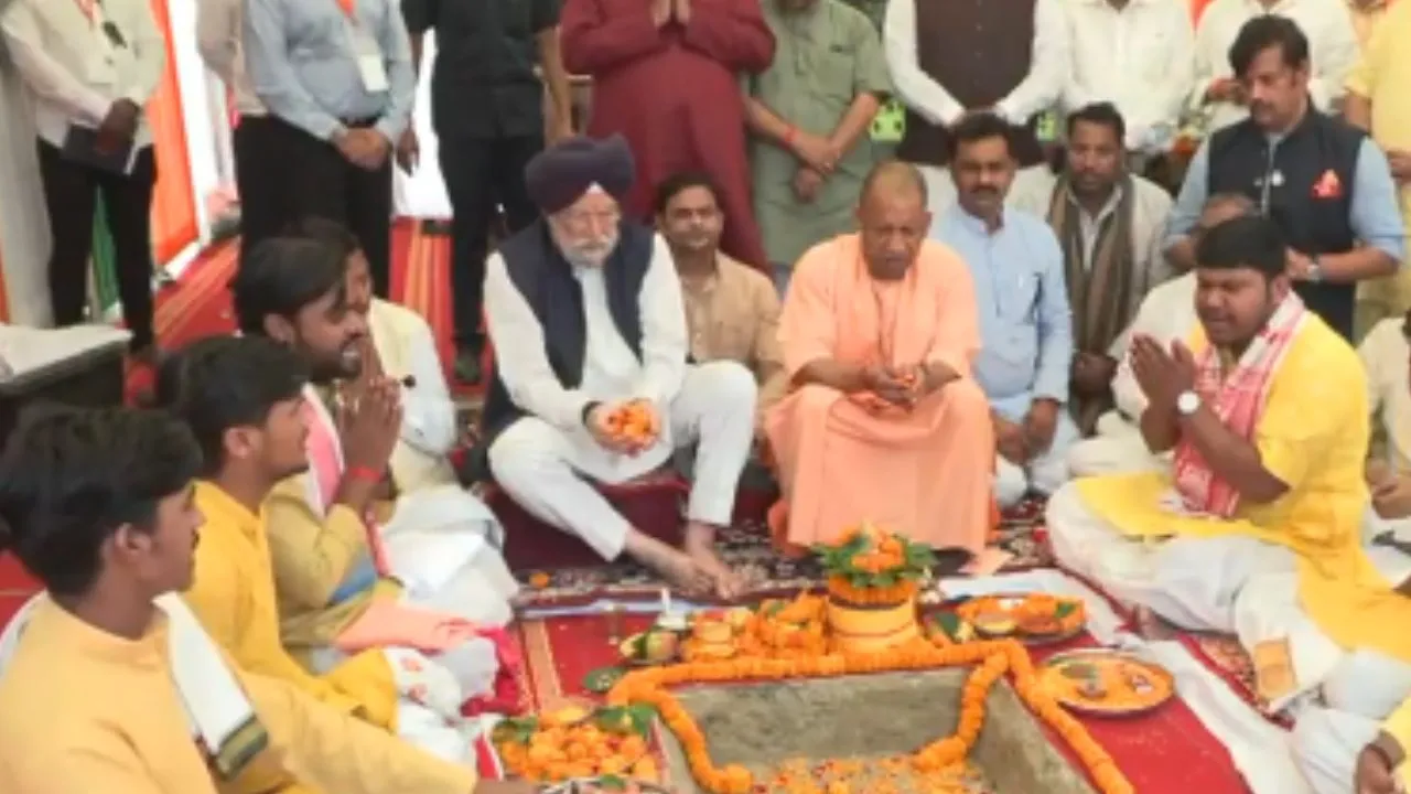 गोरखपुर में इंटरनेशनल स्टेडियम का भूमि पूजन, सीएम योगी ने किया शिलान्यास, पूर्वांचल के युवाओं को मिलेंगे नए अवसर