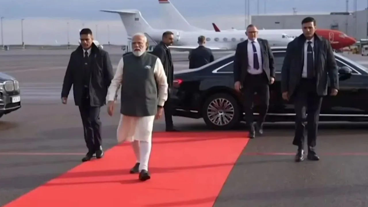PM Modi Norway :  नॉर्वे के लिए रवाना हुए प्रधानमंत्री मोदी, इंडिया-नॉर्डिक समिट में होंगे शामिल