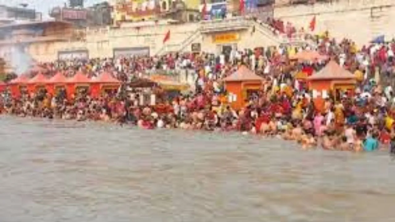 Buddha Purnima 2026:  हरिद्वार में बुद्ध पूर्णिमा स्नान जारी, हर की पैड़ी पर उमड़ा जनसैलाब 
