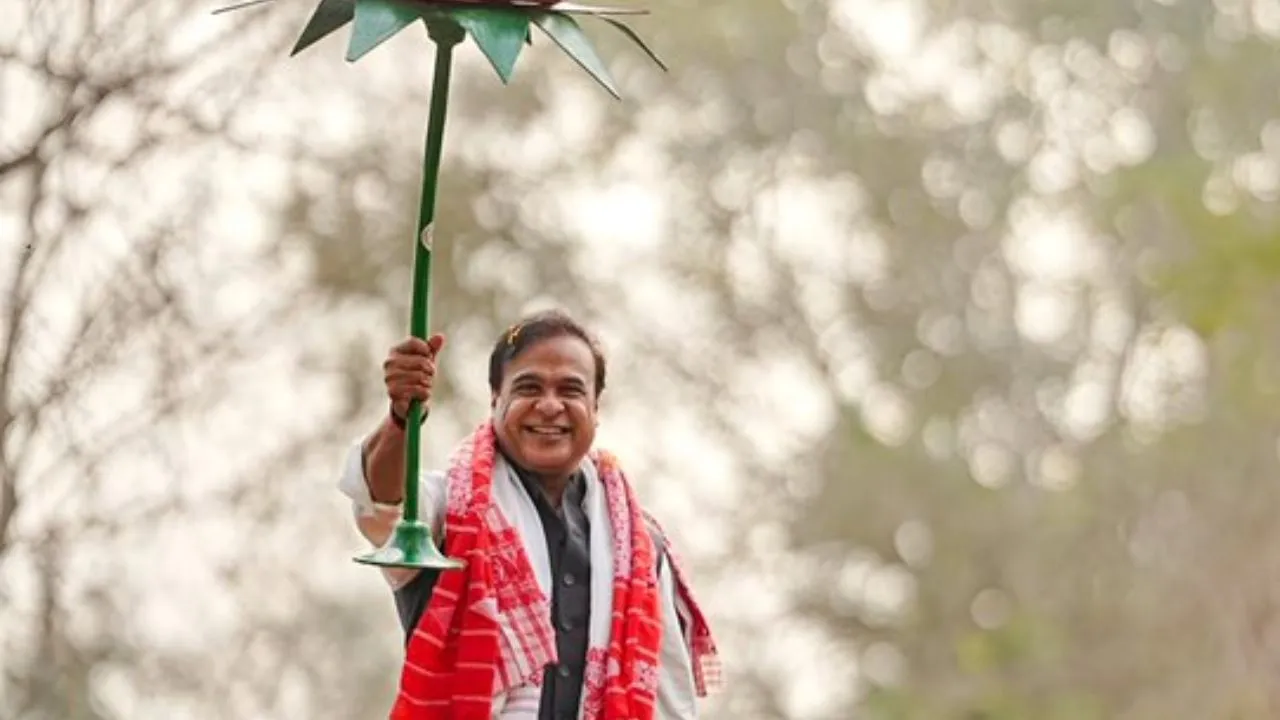 असम चुनाव परिणाम : जालुकबारी सीट से हिमंत बिस्वा सरमा ने बनाई निर्णायक बढ़त, 11,939 वोटों से आगे