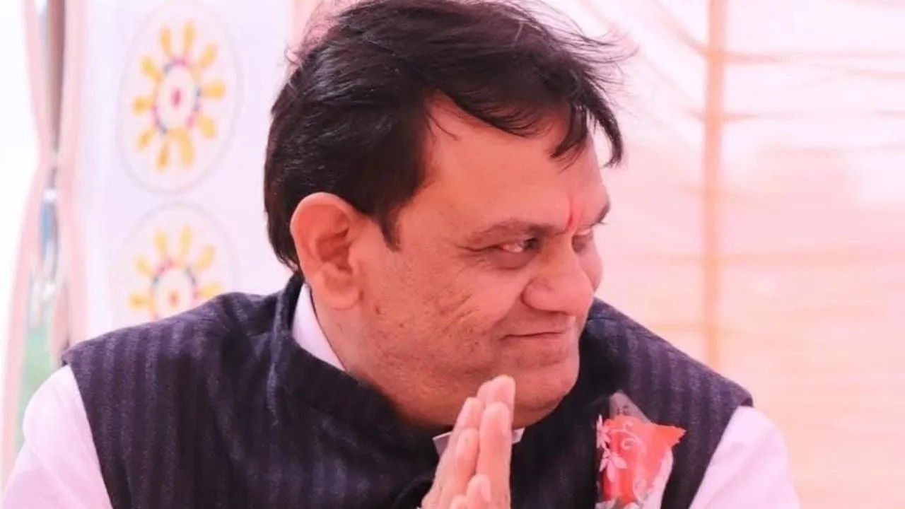 पीएम मोदी की अपील पर यूपी में सियासत तेज, मेरठ से जलशक्ति राज्य मंत्री दिनेश खटीक ने लौटाई एस्कॉर्ट
