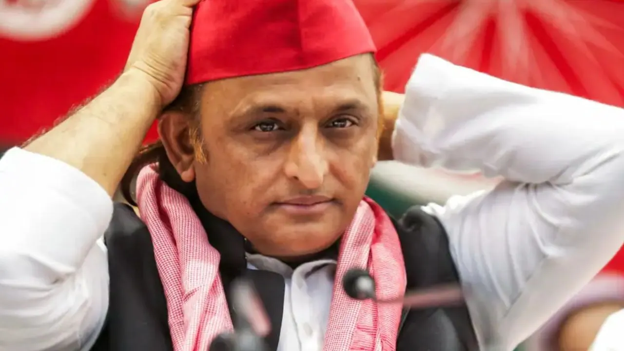 सिलेंडर की कीमत बढ़ने पर भड़के अखिलेश यादव,  बोले- 'खुद खरीदकर खाने वाले ही समझते हैं महंगाई का दर्द' 