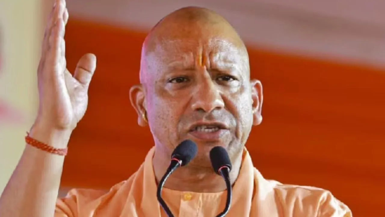 यूपी : शिफ्ट में नमाज पढ़िए, सड़कों पर नहीं, प्रेम से मानोगे तो ठीक वरना दूसरा तरीका अपनाएंगे-सीएम 