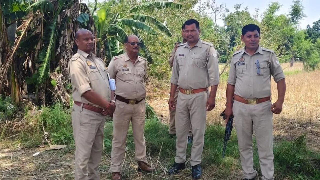 गोंडा में मंदबुद्धि युवक ने दिव्यांग भाई को उतारा मौत के घाट, वारदात के बाद रात भर शव के साथ सोता रहा आरोपी