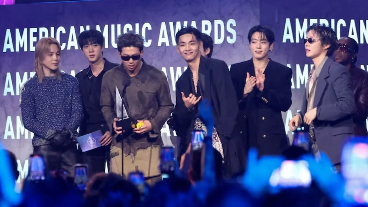  AMAs 2026 :  अमेरिकन म्यूजिक अवार्ड्स में K-Pop बैंड BTS  का जलवा, 'Artist of the Year' समेत अपने नाम किए 3 बड़े अवार्ड्स