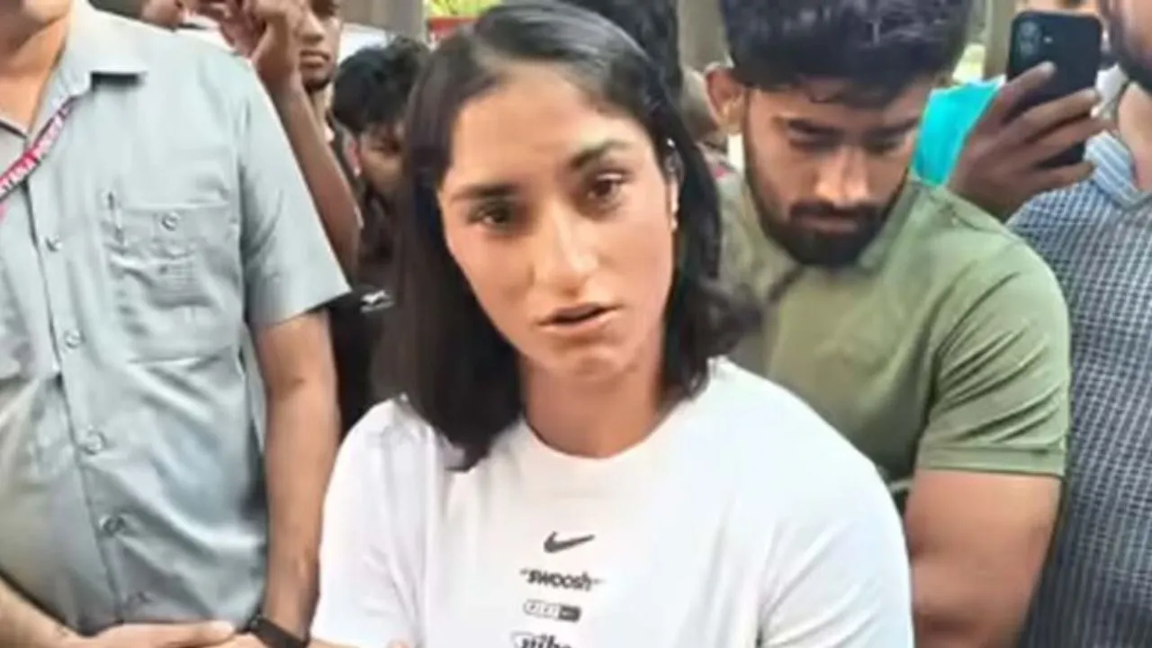  कुश्ती महासंघ पर भड़का दिल्ली हाईकोर्ट,  विनेश फोगाट को अयोग्य ठहराने के फैसले पर WFI से पूछे तीखे सवाल