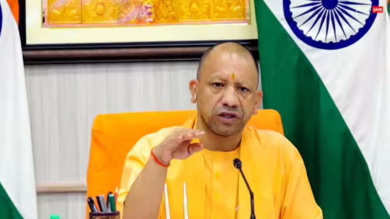 UP के जिलों में आंधी-तूफान से भारी तबाही,  मुख्यमंत्री योगी आदित्यनाथ ने संभाला मोर्चा; अधिकारियों को दिए आकलन के निर्देश