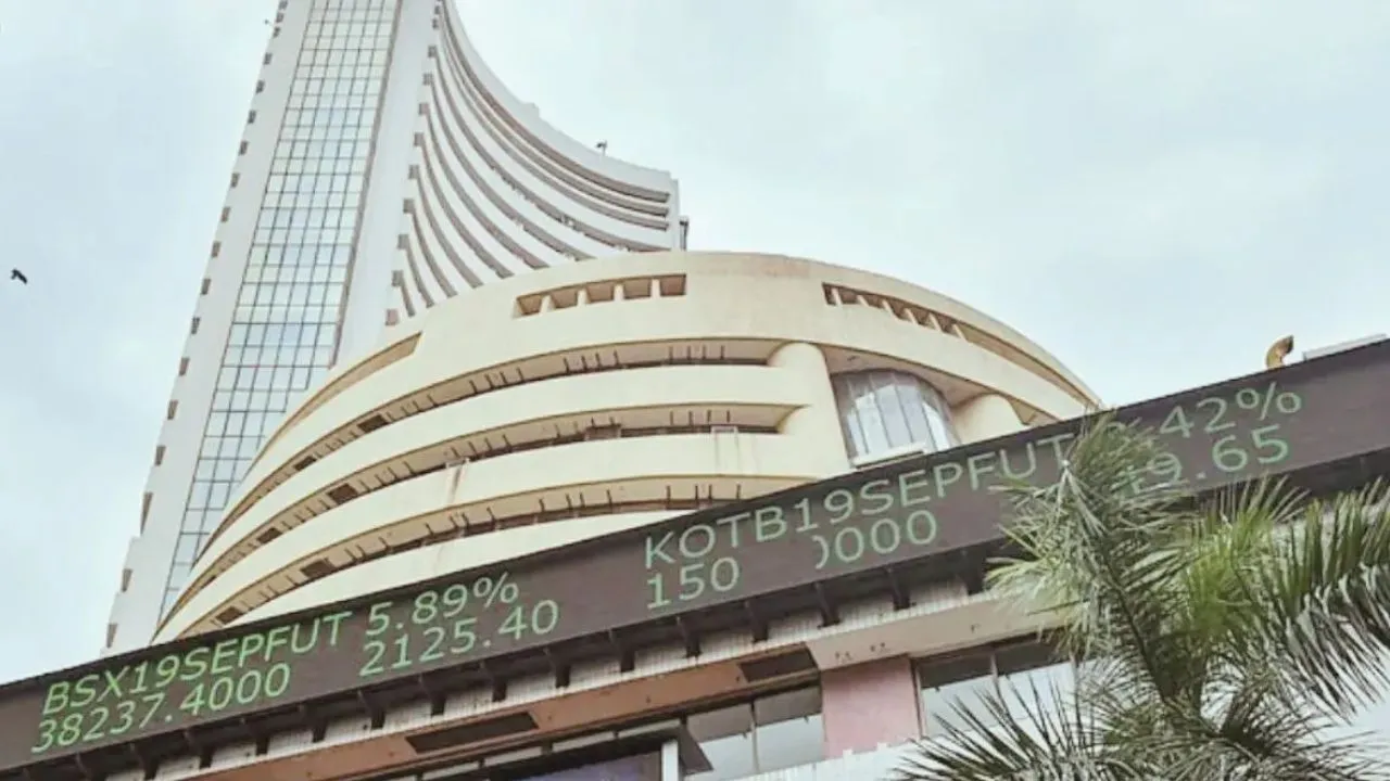 Stock markets closed : प्रमुख सूचकांक में बड़ी गिरावट के चलते लुढ़के शेयर बाजार, लाल निशान में आये सेंसेक्स-निफ्टी 
