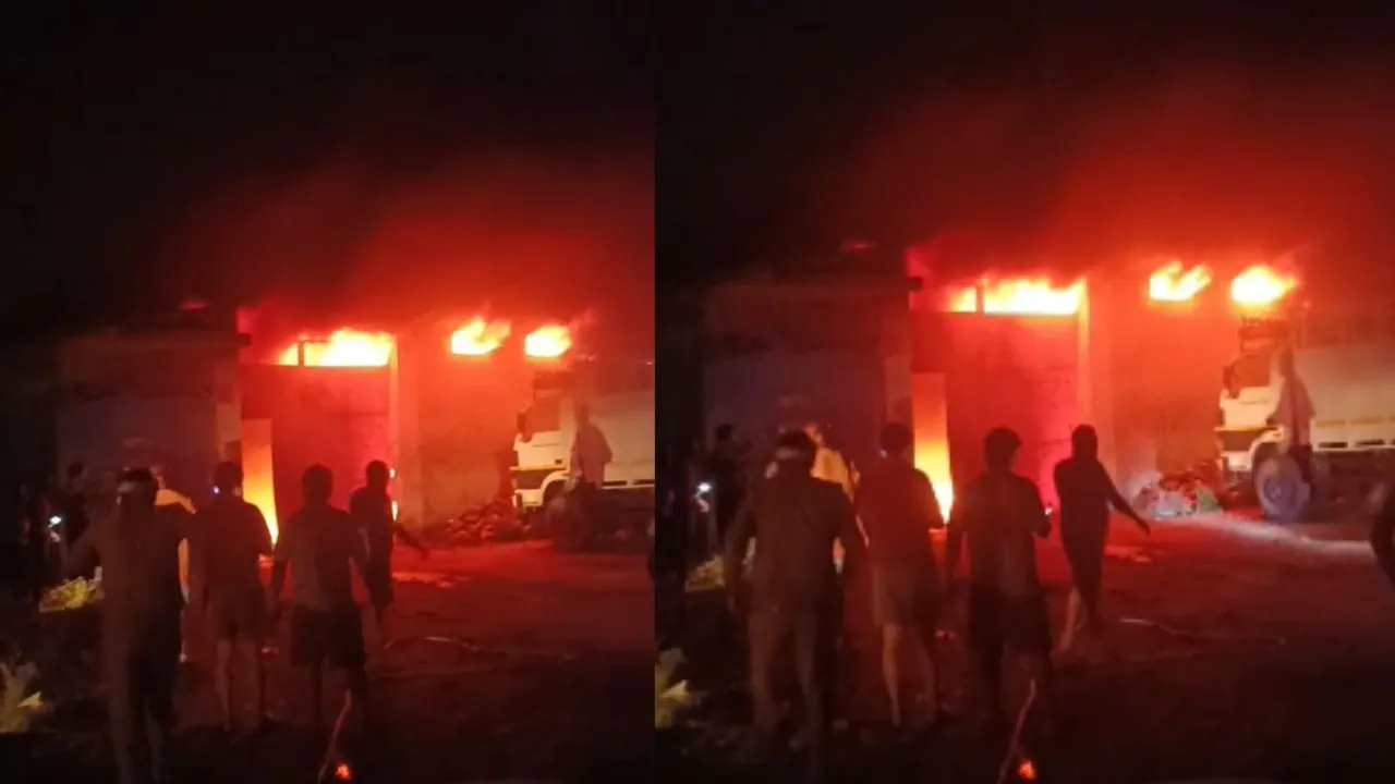  कबाड़ गोदाम में आग से लाखों का नुकसान,  पास खड़े पिकअप-मिनी डीसीएम पूरी तरह जलकर राख, 3 घंटे में पाया काबू