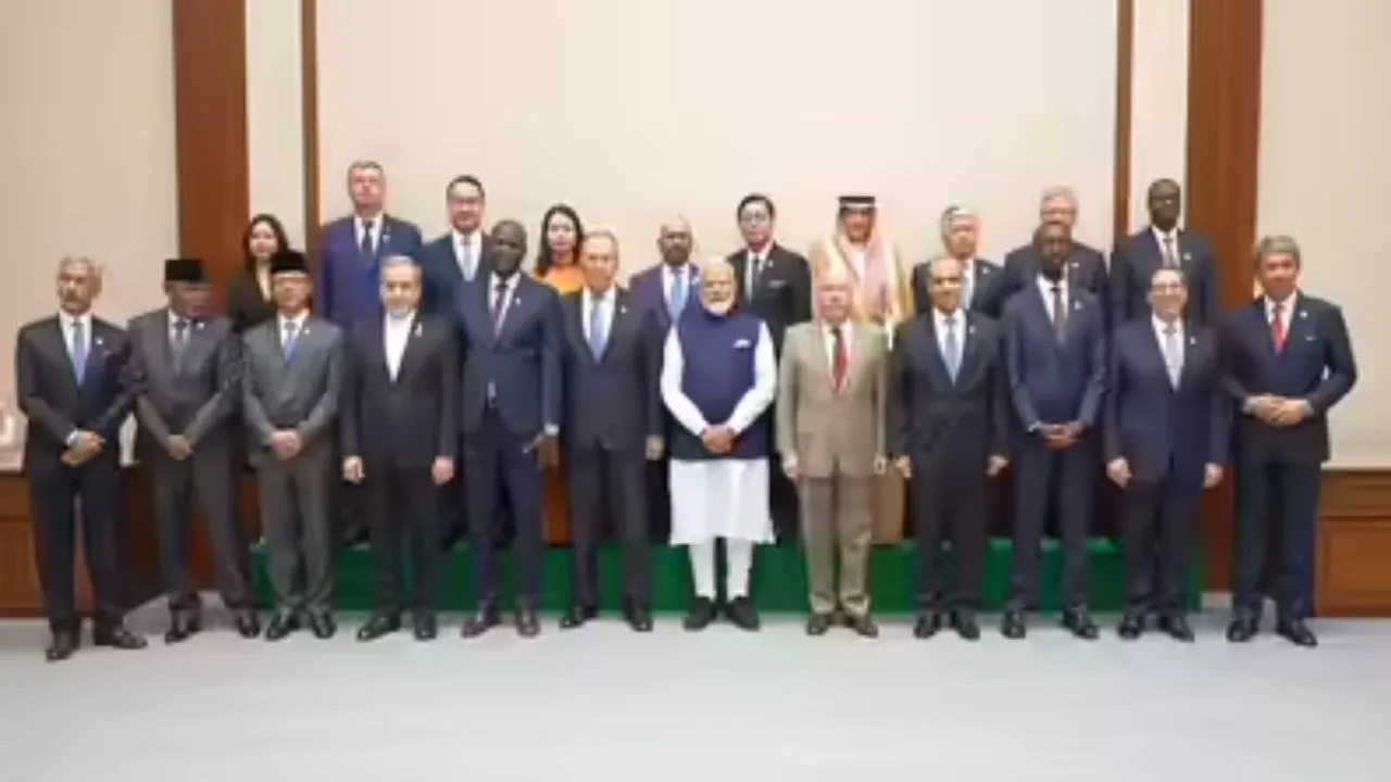 BRICS Meeting 2026:  पीएम मोदी ने सदस्य देशों के विदेश मंत्रियों का किया स्वागत, वैश्विक संकट के बीच इन अहम मुद्दों पर बनी सहमति 