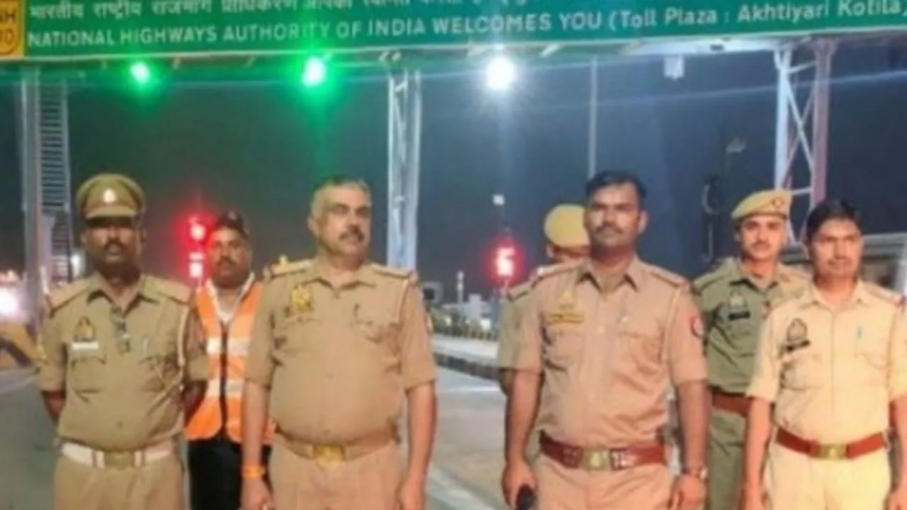 प्रतापगढ़ में सड़क सुरक्षा अभियान,  विशेष वाहन चेकिंग अभियान चलाकर वसूला 4.20 लाख शमन शुल्क 