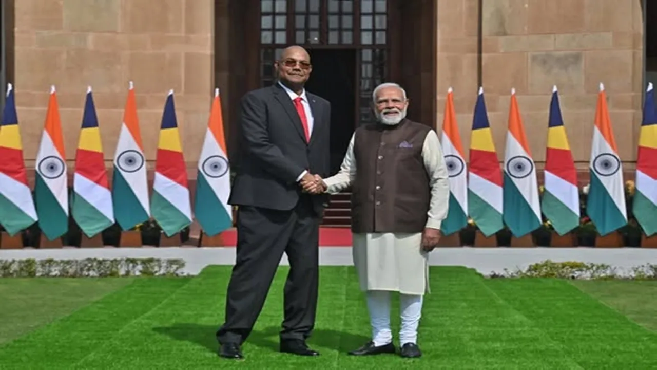 PM Modi Seychelles Visit : हिंद महासागर हमारी साझा जिम्मेदारी, UPI और स्वास्थ्य सहयोग पर भारत-सेशेल्स के बीच अहम समझौते
