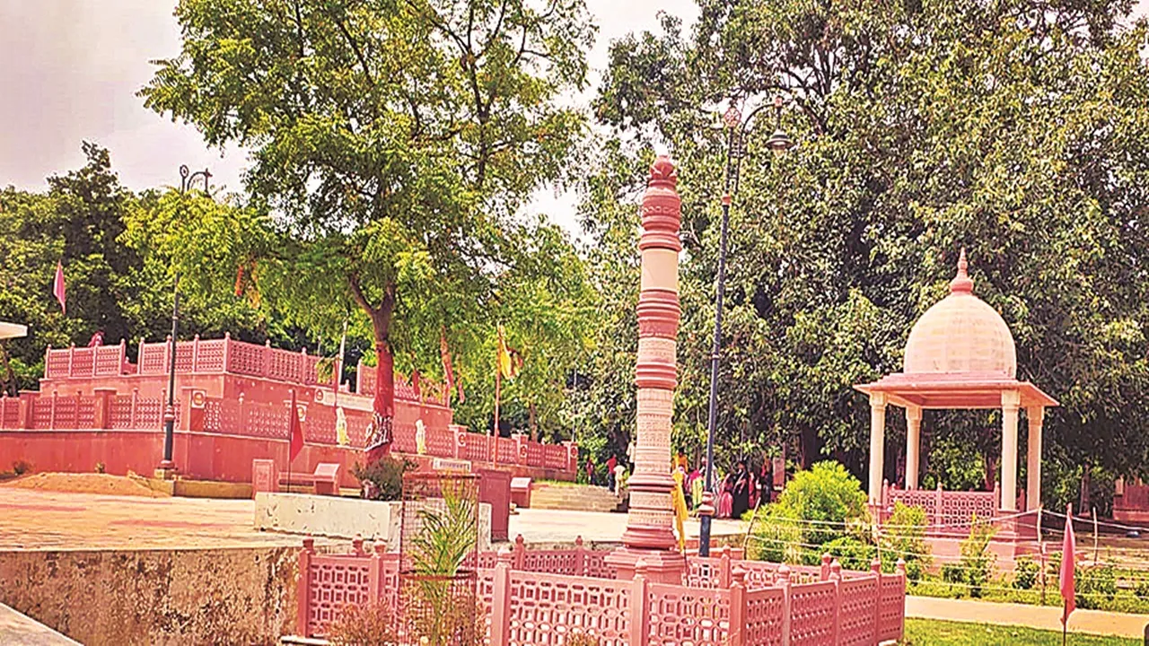 Ayodhya News : आस्था व सुविधा का संगम, छह पावन स्थलों का बदला स्वरूप, परिक्रमा मार्ग पर श्रद्धालुओं के लिए तैयार हुईं अत्याधुनिक सुविधाएं