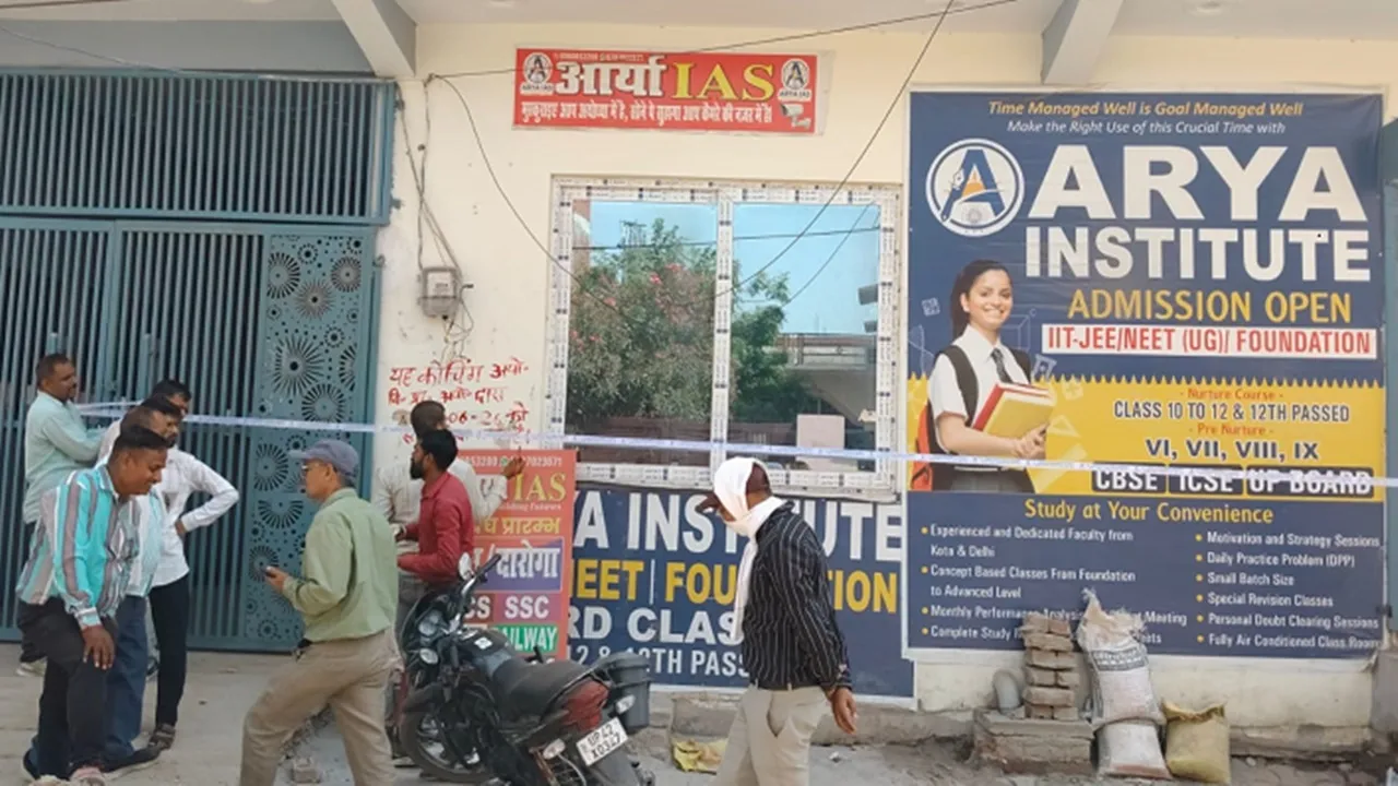 Ayodhya News : ADA ने चलाया अभियान, 7 कोचिंग सेंटर व लाइब्रेरी सील, लखनऊ अग्निकांड के बाद शुरू की गई कार्रवाई