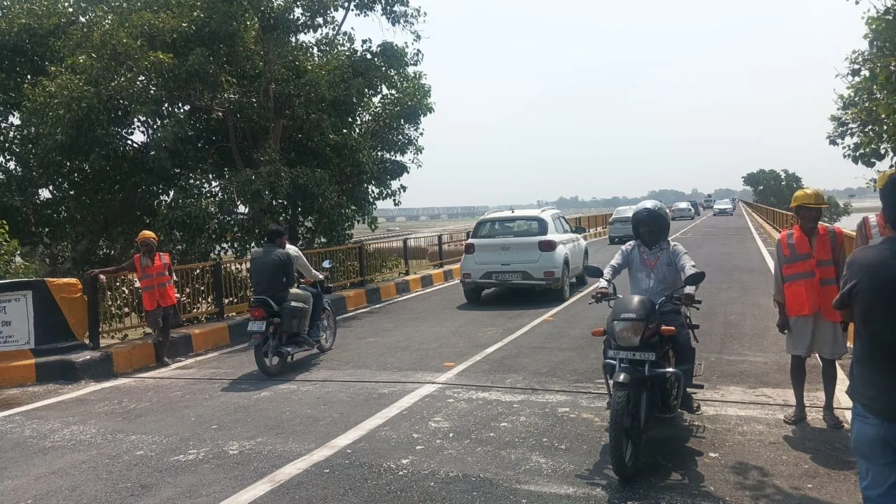 Barabanki News : मरम्मत कार्य के संजय सेतु पर छोटे वाहनों ने भरी रफ्तार, खिले चेहरे 