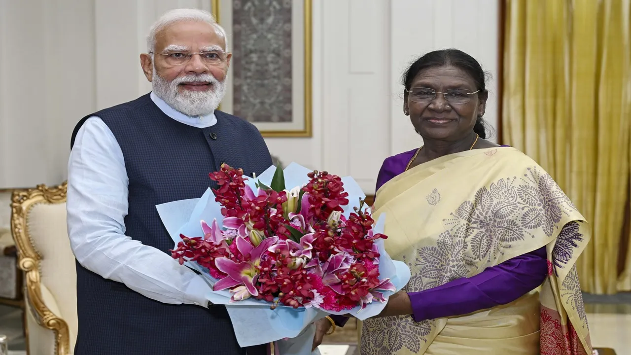 PM मोदी ने राष्ट्रपति मुर्मू से मुलाकात, क्या जल्द होने वाला है कैबिनेट में फेरबदल?