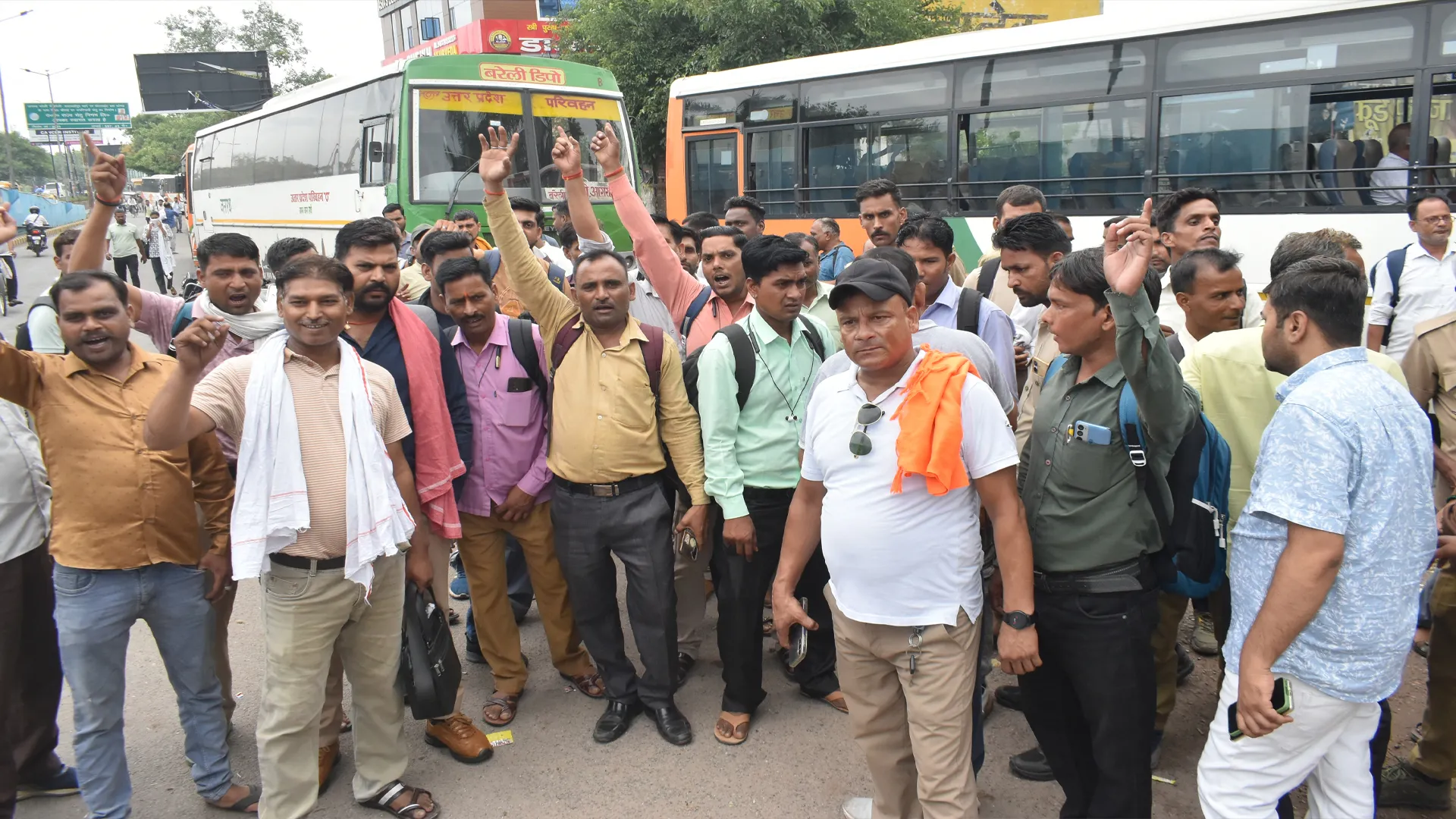 Bareilly News : रोडवेज स्टाफ का गम, जब बसें ज्यादा तो चालक क्यों कम