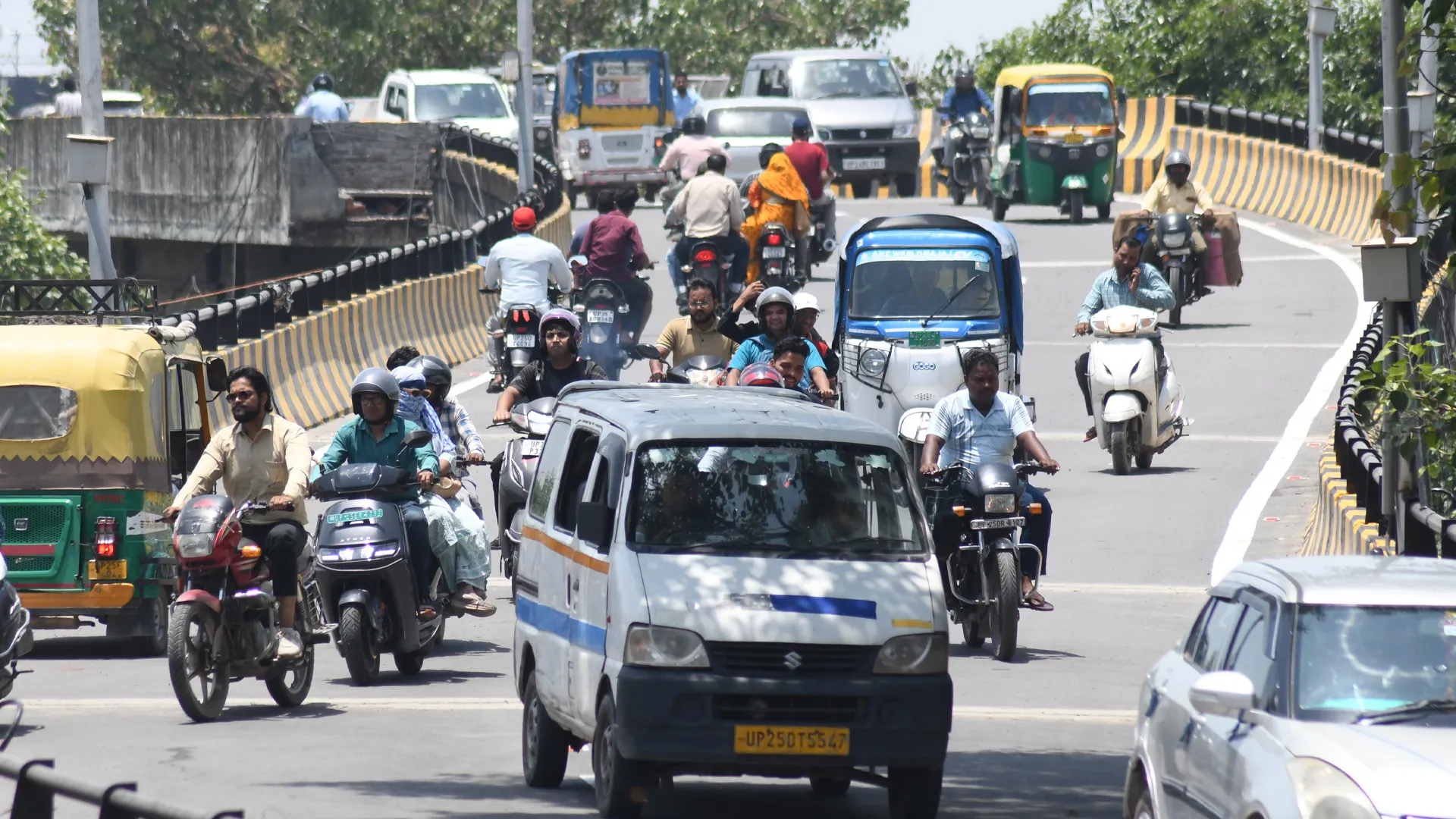 Bareilly News : चौपुला ओवरब्रिज खुला, वाहनों ने भरा फर्राटा