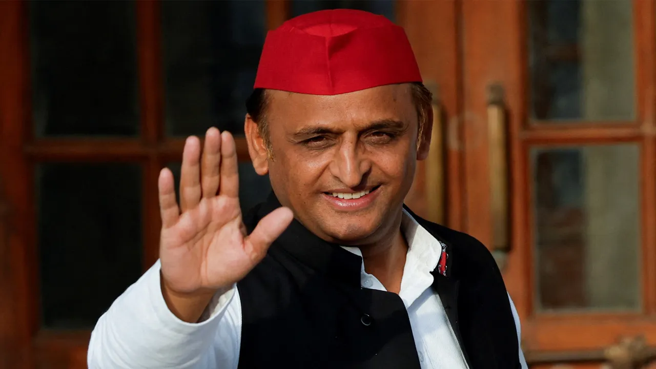 UP News : किसानों की आमदनी दोगुनी होने के बजाय आधी भी नहीं रही -अखिलेश यादव 