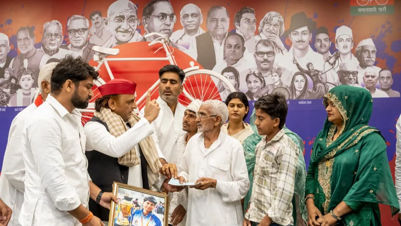 मेरठ की कबड्डी खिलाड़ी अनुष्का पाल हत्याकांड की हो सीबीआई जांच-अखिलेश यादव 