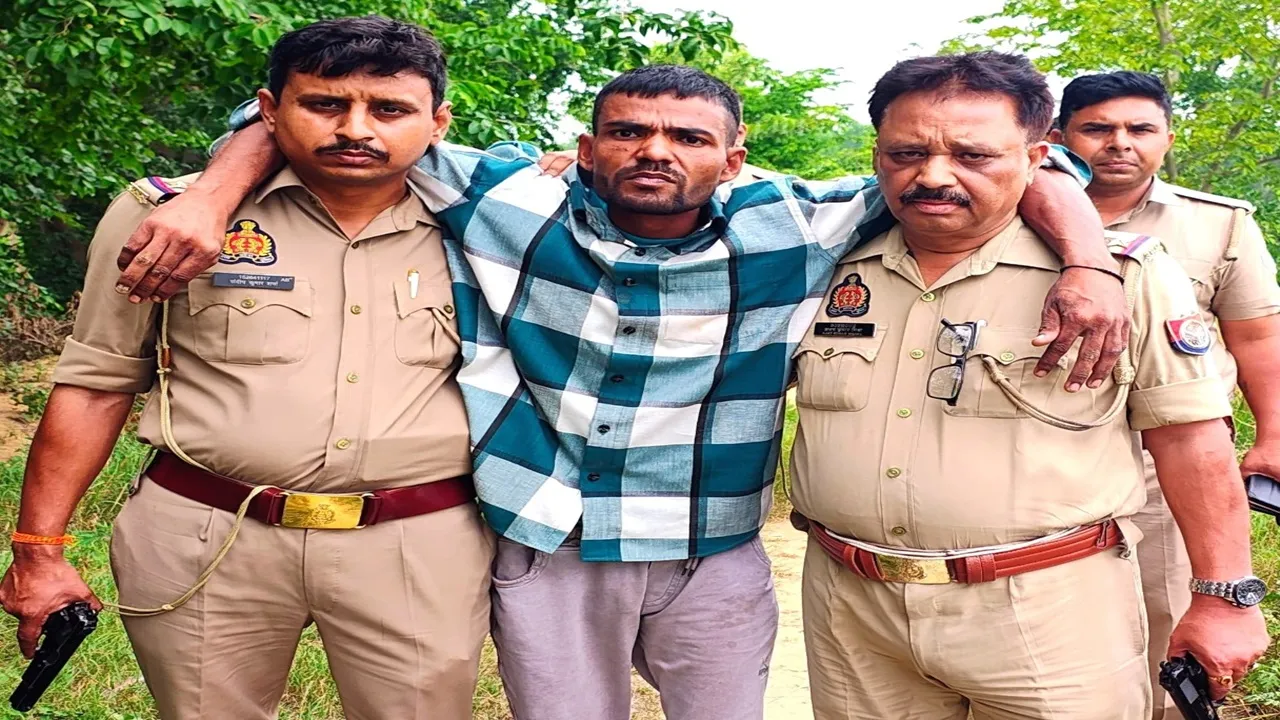 Rampur News: सैफनी में दिव्यांग से दुष्कर्म करने का आरोपी मुठभेड़ में गिरफ्तार, दिनदहाड़े घर में घुसकर की थी हैवानियत