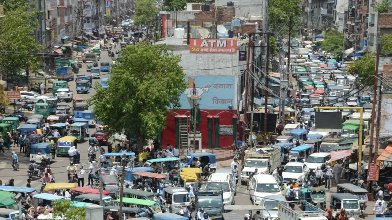 Kanpur News: कानपुर में ट्रैफिक व्यवस्था ध्वस्त, जाम के झाम उलझे वाहन