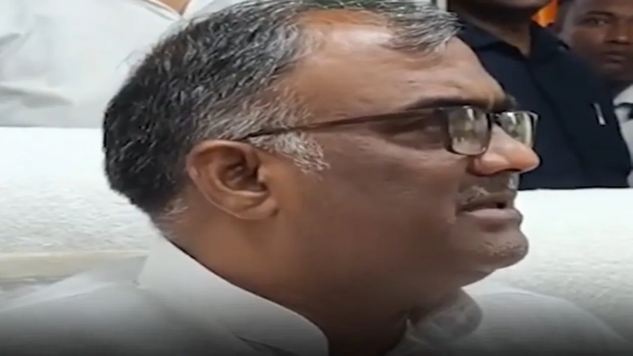 Sultanpur News : मंत्री गिरीश चंद्र यादव बोले- वैश्विक संकट के बावजूद देश में ईंधन की किल्लत नहीं 
