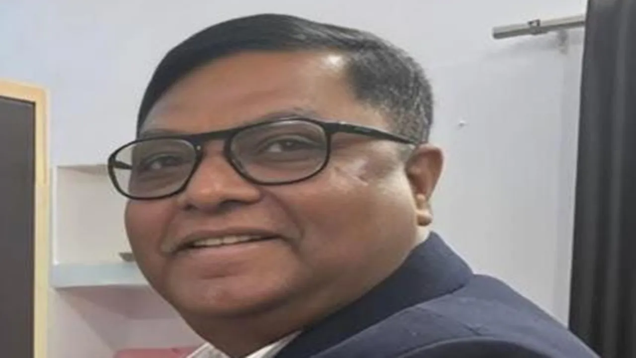 Hardoi News: अधिशासी अधिकारी को एंटी करप्शन टीम ने 2 लाख रिश्वत लेते रंगे हाथों पकड़ा, लखनऊ ले गई