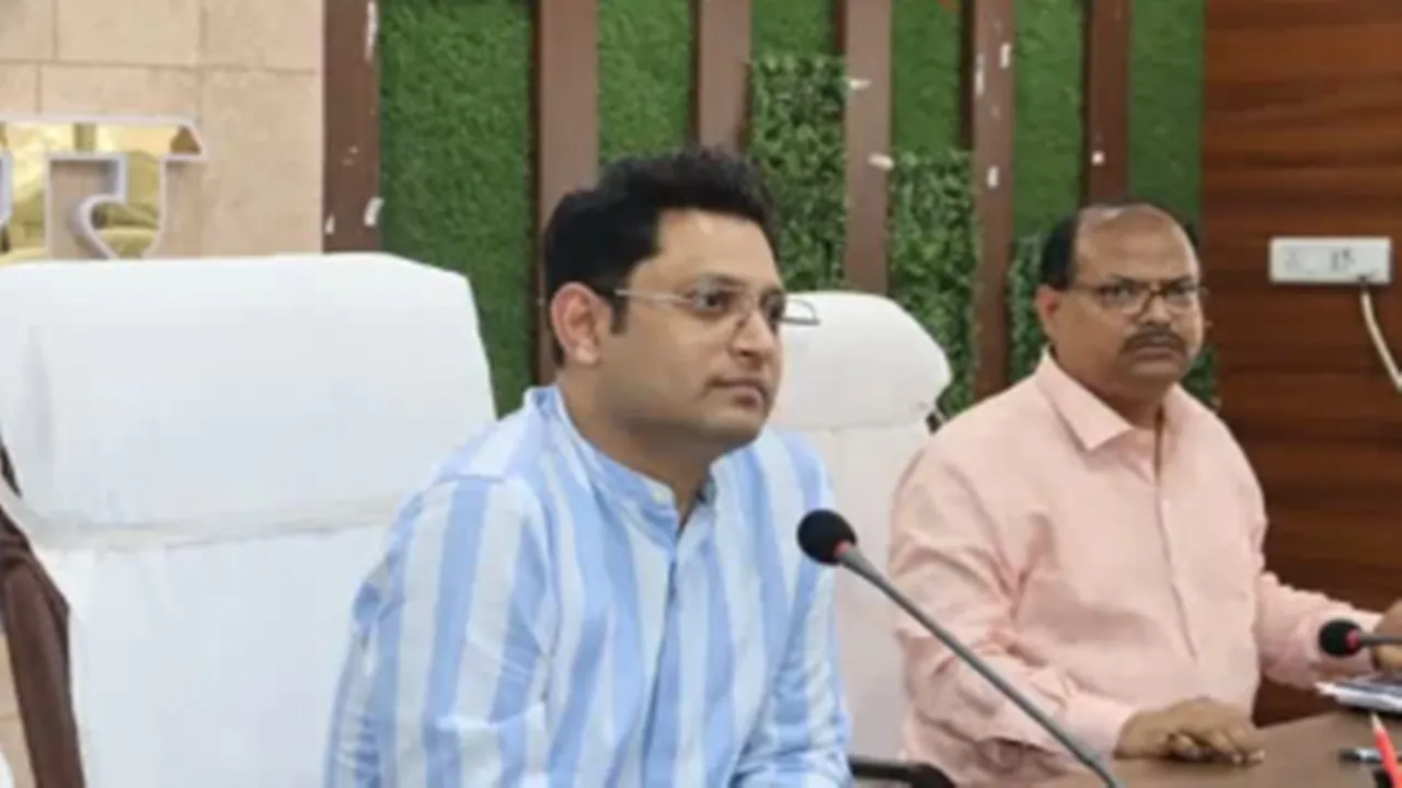 Jaunpur SDA Transfer : जौनपुर में बड़ा प्रशासनिक फेरबदल, डीएम ने बदले कई एसडीएम के कार्यक्षेत्र