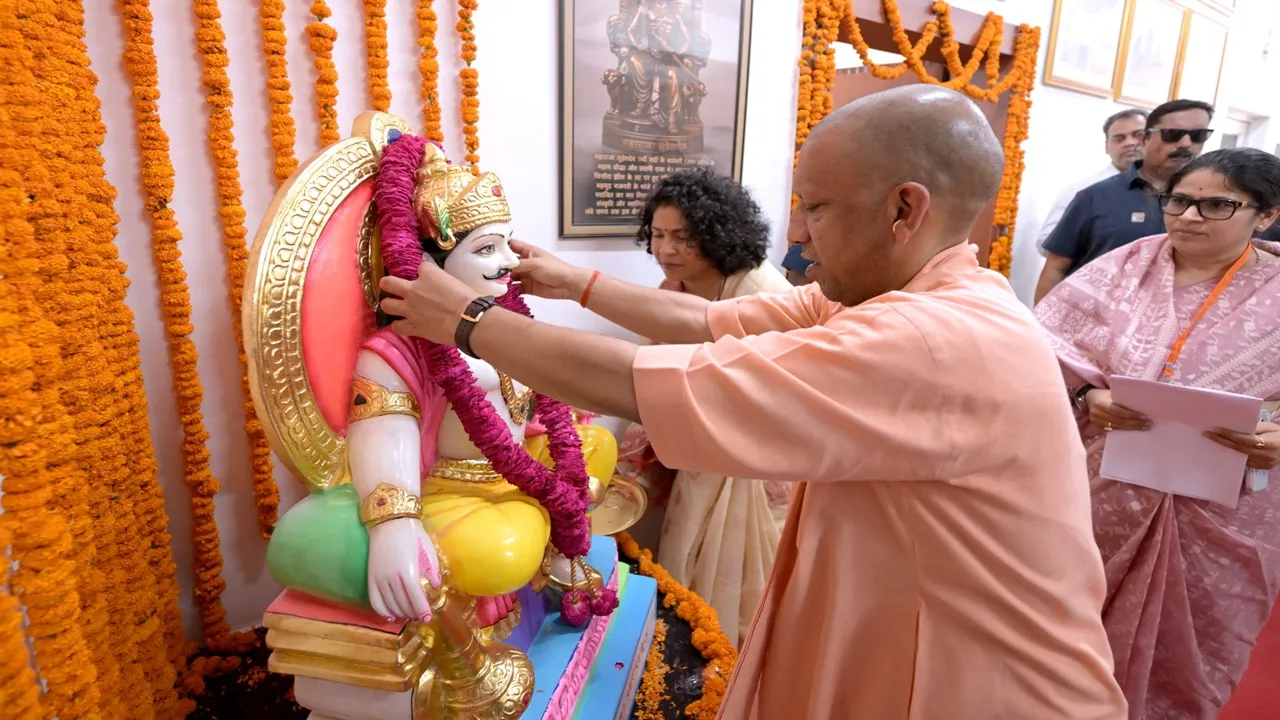 Gonda News : देवीपाटन व बस्ती मंडल के विकास का रोडमैप तैयार कर गए CM योगी, सड़क-सेतु निर्माण पर दिया जोर