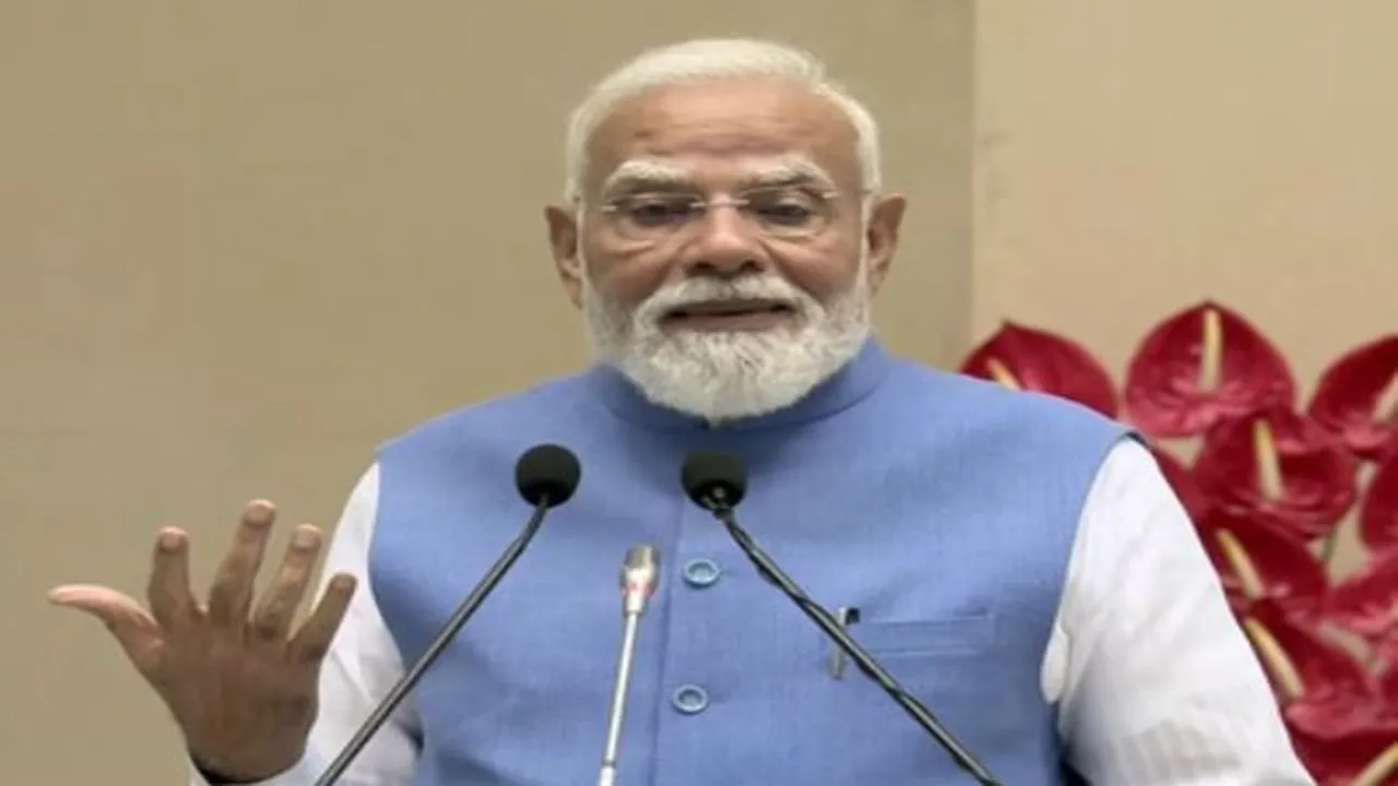 युवाओं को बड़ी सौगात : PM मोदी ने ट्रांसफर किए 2400 करोड़, कहा- दुनिया भारत के लिए खोल रही दरवाजे, मौका न गवाएं