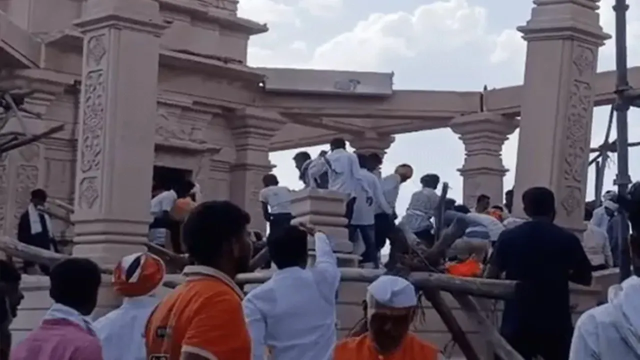 महाराष्ट्र में बड़ा हादसा : हनुमान मंदिर में सभा मंडप की छत गिरी, तीन श्रद्धालुओं की मौत, कई घायल