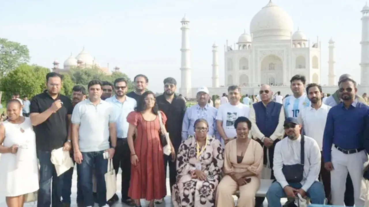 Agra Visit : ब्रिक्स प्रतिनिधियों ने ताजमहल और आगरा किले का किया दौरा, तीन दिवसीय कार्यक्रम संपन्न