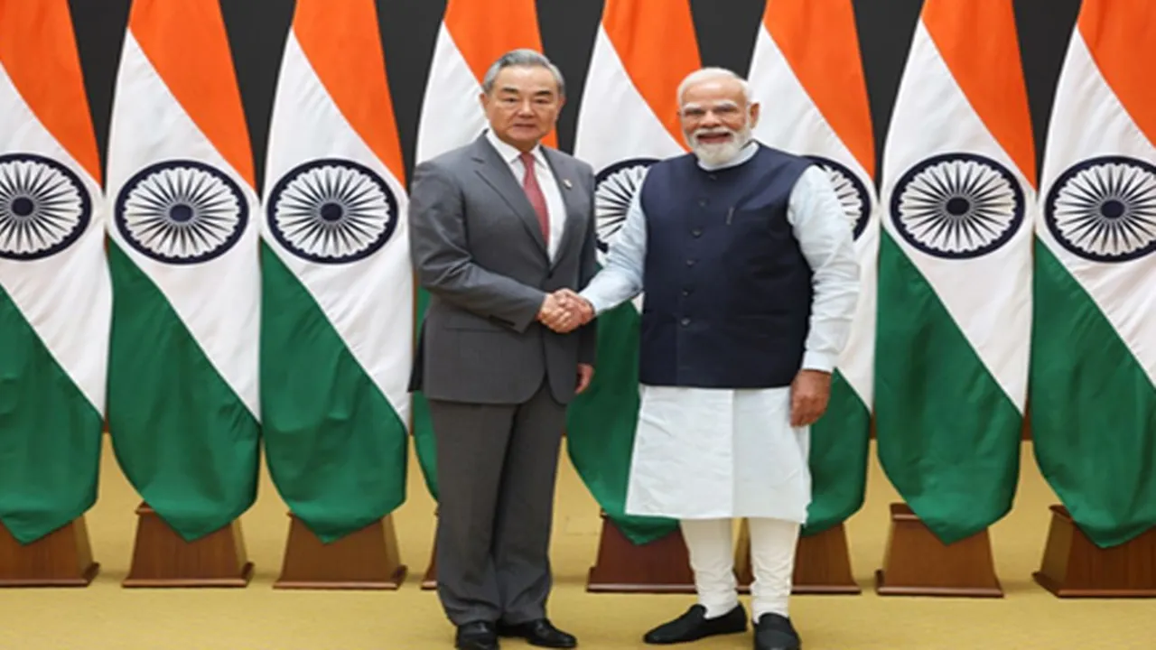 PM मोदी से मिले चीनी विदेश मंत्री वांग यी, भारत-चीन संबंधों में भरोसा और सहयोग बढ़ाने पर जोर