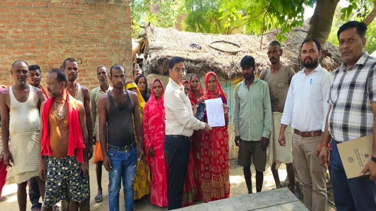 Barabanki News: राशन e-KYC के नाम पर किसानों से धोखाधड़ी, खाद विक्रेता समेत चार लोगों पर मुकदमा दर्ज, जानें पूरा मामला