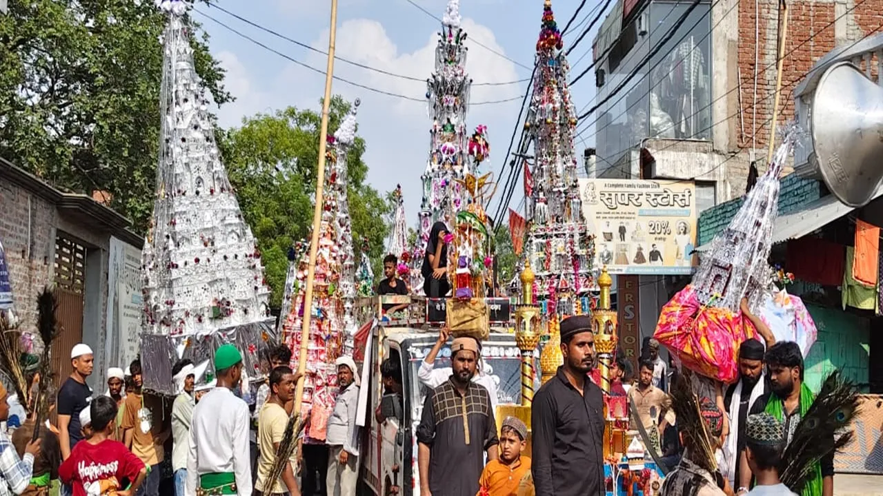 Muharram 2026:  'या हुसैन' की सदाओं के बीच निकला मोहर्रम का जुलूस, अकीदतमंदों ने नम आंखों से निकाले ताजिए ; सुरक्षा बल तैनात