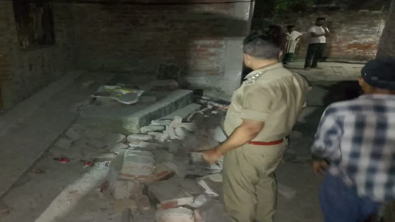 Lucknow News : इटौंजा में अचानक मकान का छज्जा गिरने से दो बच्चों की मौत, आठ घायल 