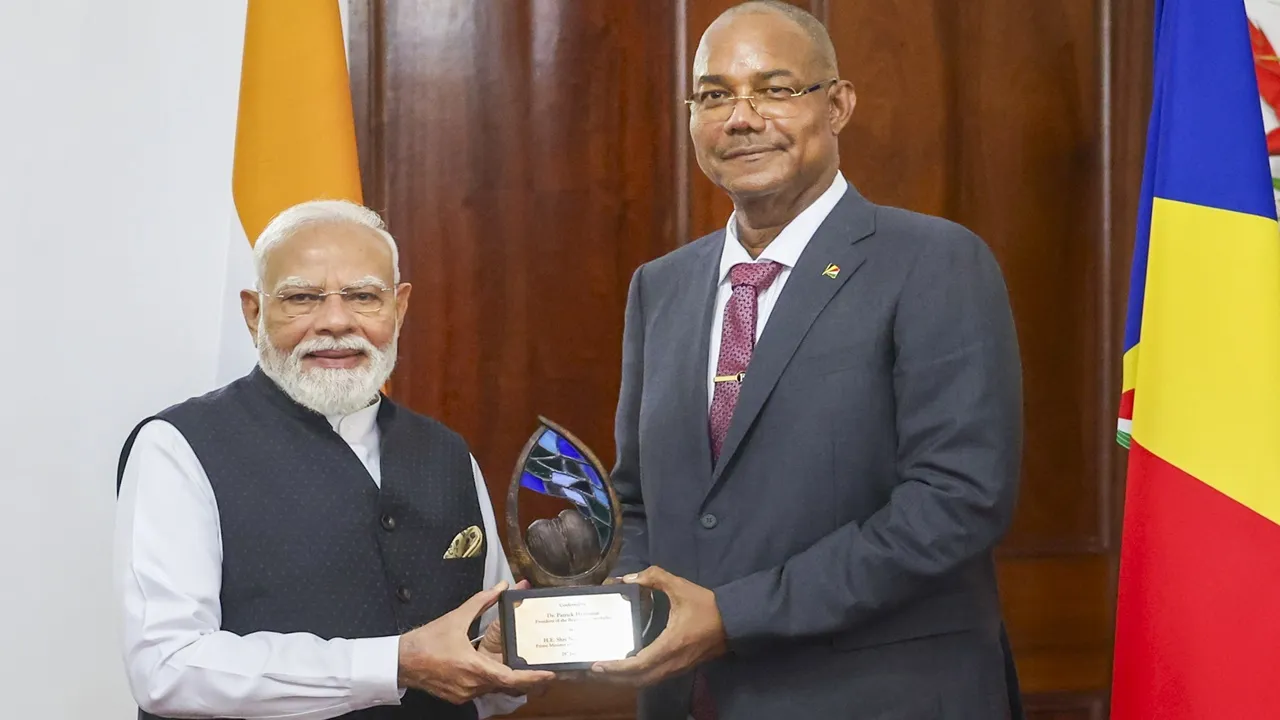 PM Modi Blue Horizon Award : 'PM मोदी को 'गार्जियन ऑफ द ब्लू होराइजन' सम्मान मिलने पर CM योगी ने दी बधाई, बोले- दुनिया में बढ़ रहा भारत का मान
