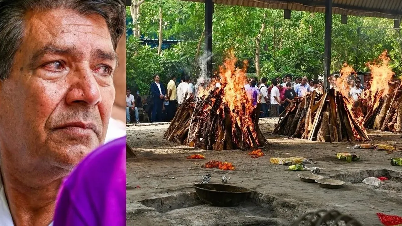 दिल्ली होटल अग्निकांड : अग्रवाल फैमिली का गुरुग्राम में एक साथ अंतिम संस्कार, रिश्तेदारों ने दी मुखाग्नि 