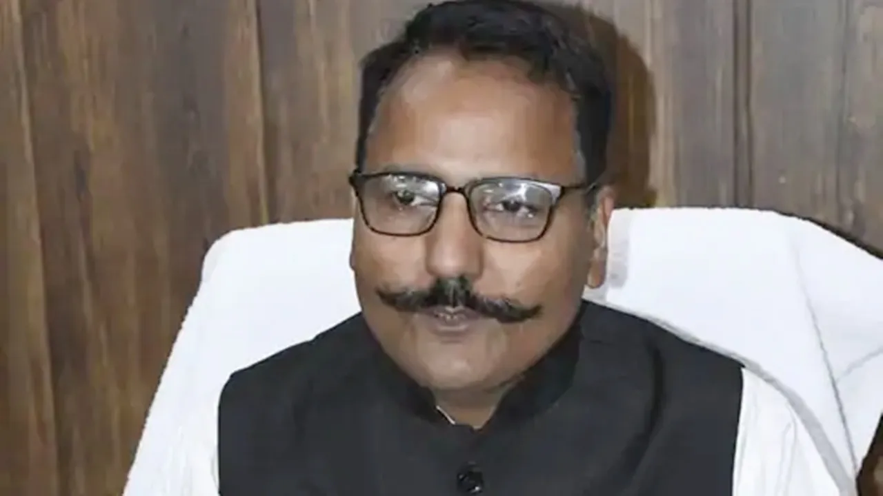 Uttarakhand News: नैनीताल में डीएम की बड़ी कार्रवाई, भूमि उपयोग नियमों के उल्लंघन पर कई भूखंड सरकार में निहित
