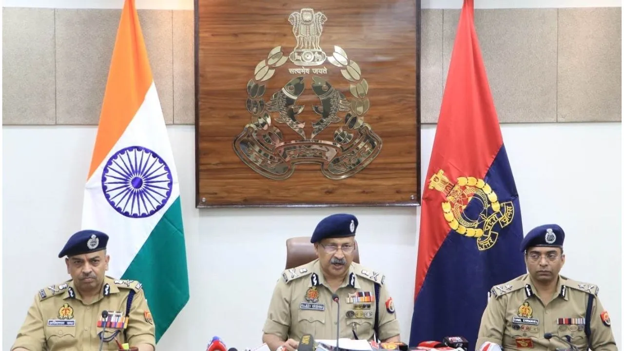 UP News : बदमाशों पर यूपी पुलिस का कहर, 5684 अपराधियों पर गैंगस्टर एक्शन, 788 करोड़ की प्रॉपर्टी जब्त-DGP