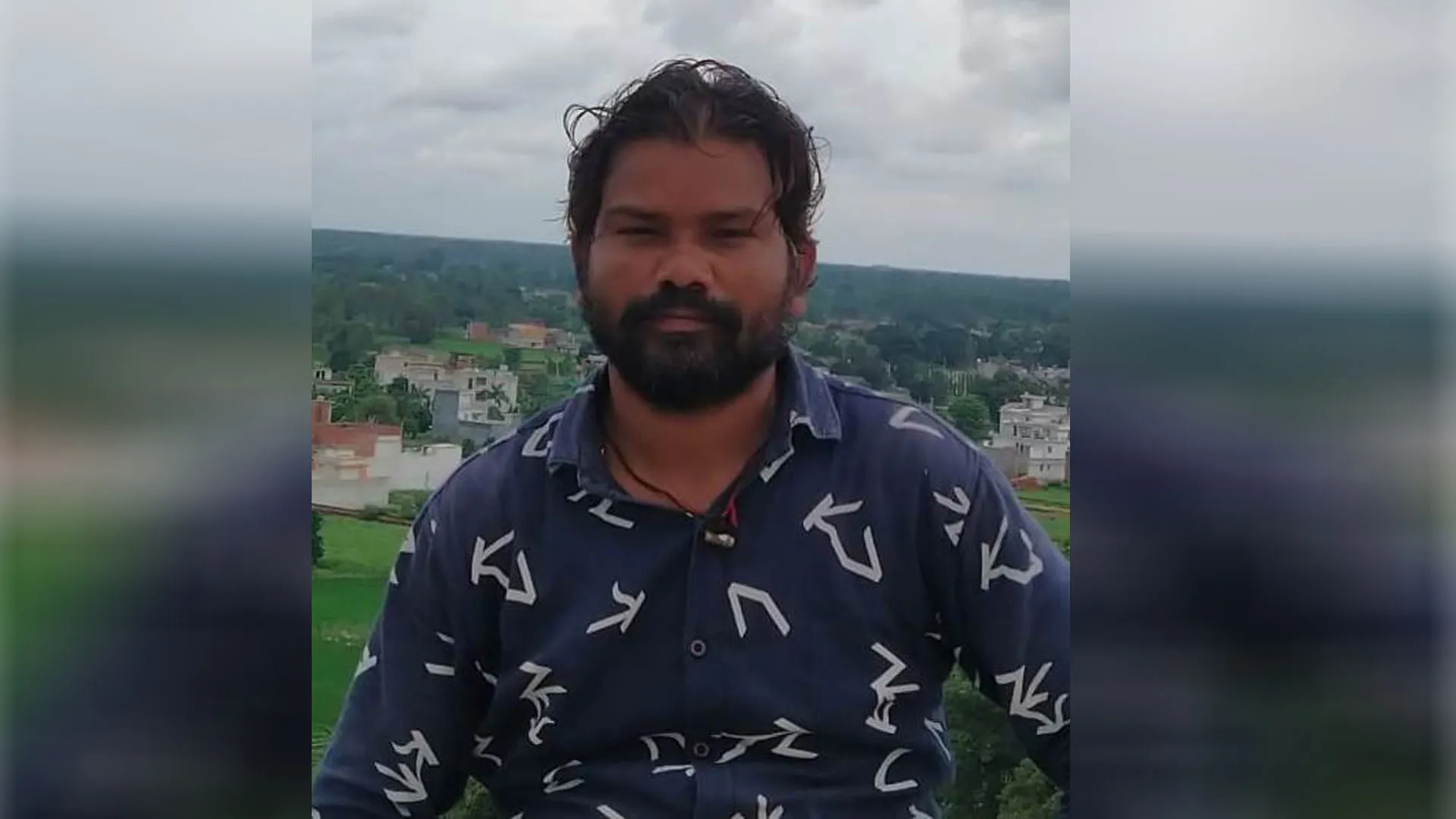 Pilibhit: संविदाकर्मी की मौत के मामले में परिवार ने की एक्सईएन-एसडीओ पर FIR की मांग 