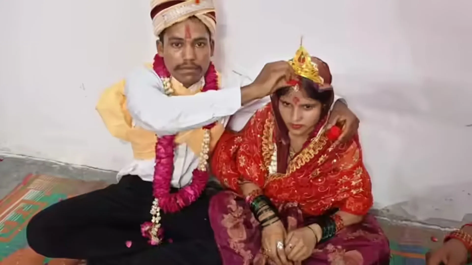 Bareilly News: महजबीन ने अपनाया था हिंदू धर्म...समुदाय विशेष ने किया हंगामा तो पुलिस ने भीड़ को खदेड़ा