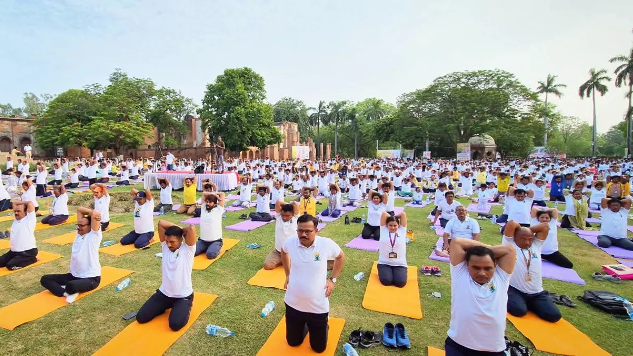 International Yoga Day पर लखनऊ रेजिडेंसी में भव्य आयोजन 4
