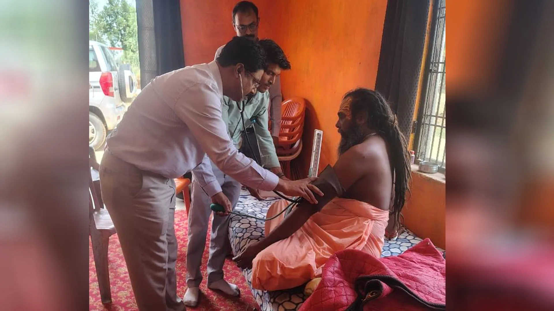 UP News: 17 दिन से अन्न त्याग चुके महंत ने अब दी समाधि की चेतावनी, मंदिर जीर्णोद्धार की है मांग
