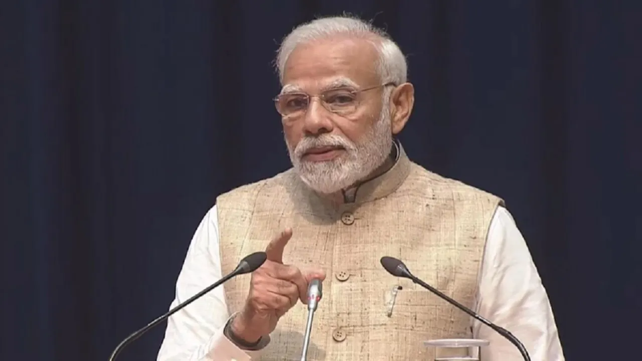 आपातकाल लोकतंत्र का सबसे काला दौर: पीएम मोदी ने वीरों को दी श्रद्धांजलि, संवैधानिक मूल्यों की रक्षा का लिया संकल्प