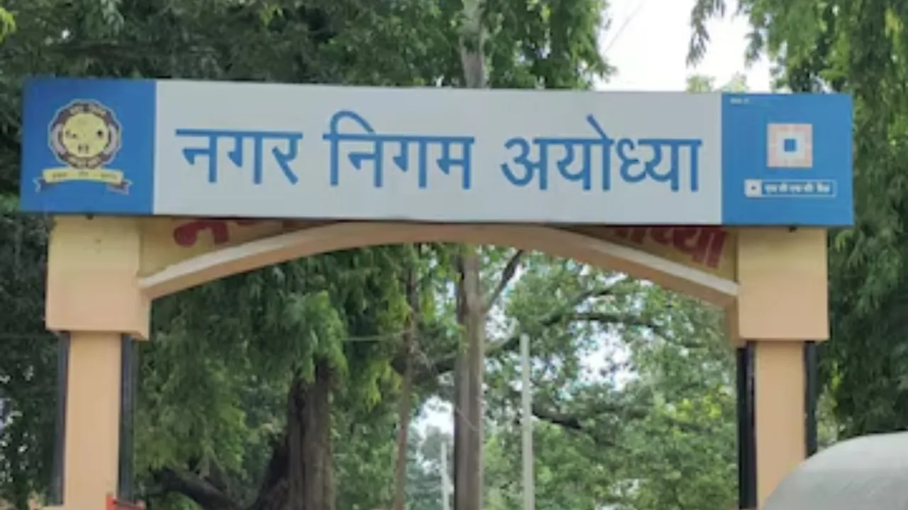 अयोध्या में शो-पीस बनीं ओवरब्रिज कैंटीनें: 2 साल से बंद, सेतु निगम-नगर निगम में फंसा पेंच