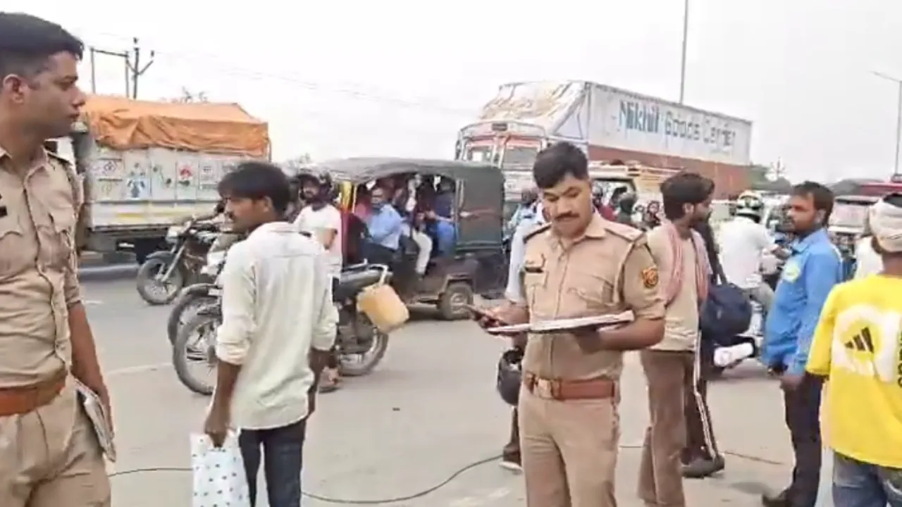 Bulandshahr Accident: टेंपो और ई-रिक्शा की टक्कर में दो की मौत, पुलिस ने शुरू की जांच