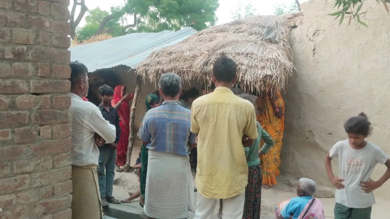Amethi news: कच्चे मकान की दीवार गिरी, मलबे में दबकर मां-बेटी की मौत, बेटा गंभीर रूप से घायल