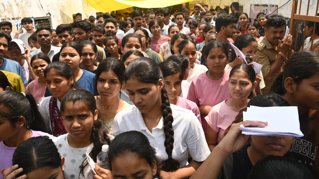 AI की निगरानी में हुई CNET-2026 परीक्षा, 97.6 फीसदी अभ्यर्थी हुए शामिल, जानें कब आएगा रिजल्ट